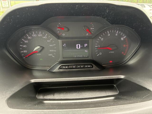 Peugeot PARTNER 1.5 BlueHDI 130Pk Automaat Premium | Airconditioning | Cruise control | Camera | Winter Pakket | Elektrisch Pakket | Apple Carplay/Android Auto | Betimmering