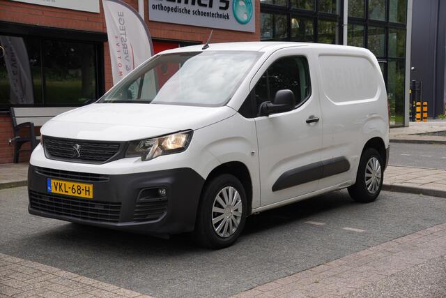 Peugeot PARTNER 1.2 PureTech Premium Navigatie / PDC / Airco