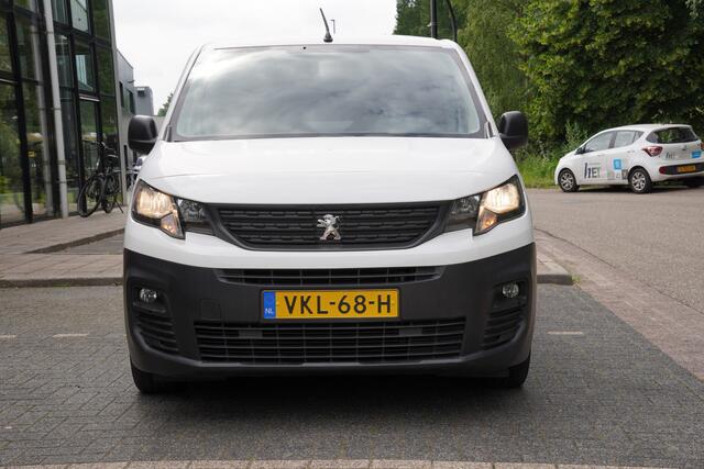 Peugeot PARTNER 1.2 PureTech Premium Navigatie / PDC / Airco
