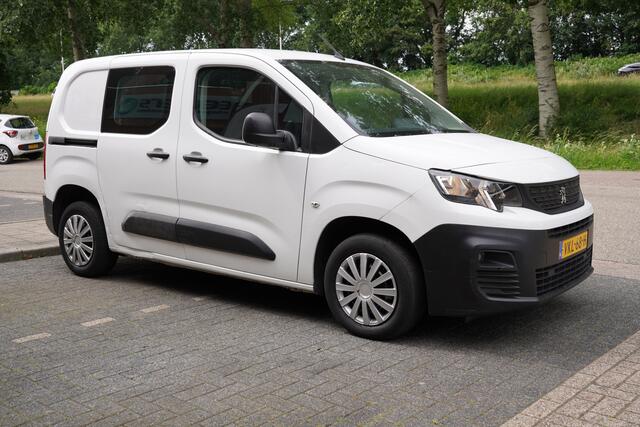 Peugeot PARTNER 1.2 PureTech Premium Navigatie / PDC / Airco