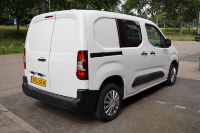 Peugeot PARTNER 1.2 PureTech Premium Navigatie / PDC / Airco