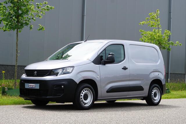 Peugeot PARTNER 1.5 BlueHDi 100 L1 in Topstaat ||MARGE geen BTW |1e eigenaar |Metallic |Cruise |Navigatie |Carplay |Android Auto |EURO6D |100 pk |Betimmering