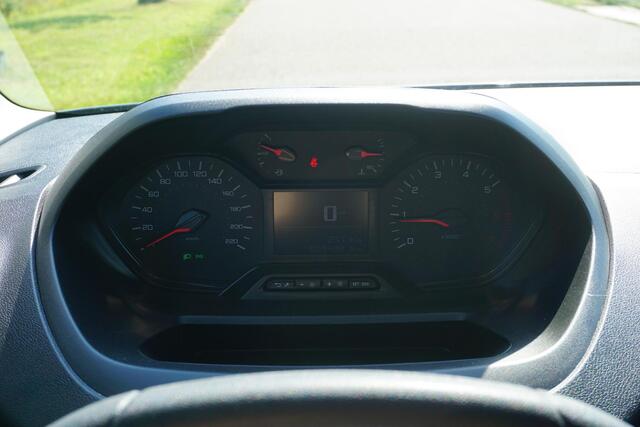 Peugeot PARTNER 1.5 BlueHDi 100 L1 in Topstaat ||MARGE geen BTW |1e eigenaar |Metallic |Cruise |Navigatie |Carplay |Android Auto |EURO6D |100 pk |Betimmering