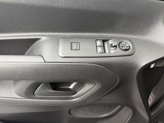 Peugeot PARTNER 1.5BlueHDI 130PK Automaat Premium | 3-Zits | Navigatie | Camera | Multimedia | Trekhaak | Airco | Cruise