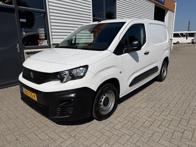 Peugeot PARTNER 1.2 PureTech Premium / vaste prijs rijklaar ¤ 11.750 ex btw / lease vanaf ¤ 198 / airco / cruise control / pdc achter / navigatie / raam in de schuifdeur / euro 6 !