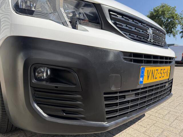 Peugeot PARTNER 1.2 PureTech Premium / vaste prijs rijklaar ¤ 11.750 ex btw / lease vanaf ¤ 198 / airco / cruise control / pdc achter / navigatie / raam in de schuifdeur / euro 6 !