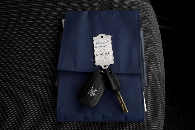 Peugeot PARTNER 1.5 BlueHDI 130pk Automaat Airco/Navi/Cruise Control 06-2020