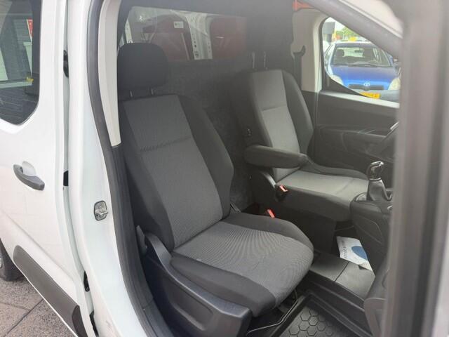 Peugeot PARTNER 1.5 BlueHDI Premium AIRCO I MULTIMEDIA I 1e EIGENAAR I COMPLETE ONDERHOUDSHISTORIE