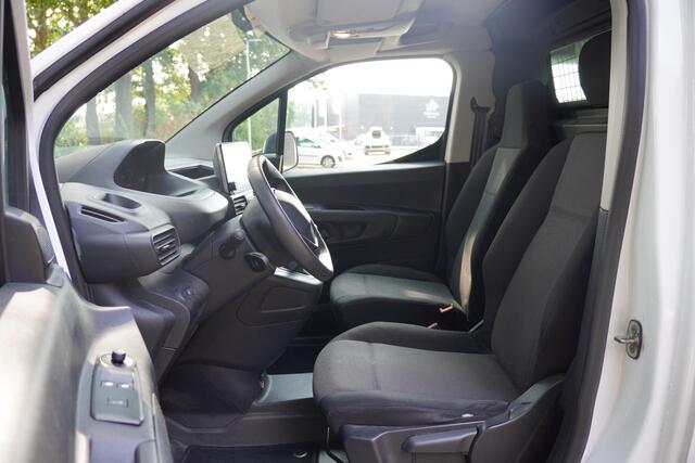 Peugeot PARTNER 1.2 PureTech Premium / Navigatie / PDC / Airco / Cruise /