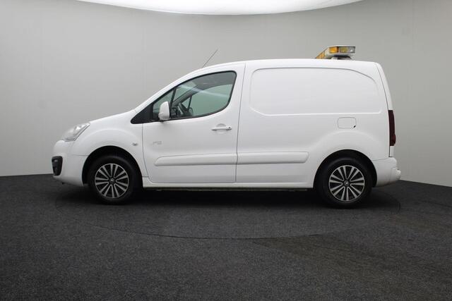 Peugeot PARTNER 120 1.6 BlueHDi 100 L1 Première S&S 2017 | Trekhaak | Navigatie | Carplay | Cruise Control | Parkeersensoren | Origineel Nederlands | Nationale Autopas