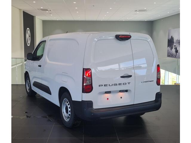 Peugeot PARTNER e-Partner 136 L2 50 kWh | Climate Control | Stoelverwarming | Navigatie | Apple Carplay / Android Auto | 360 Camera | Parkeersensoren Rondom