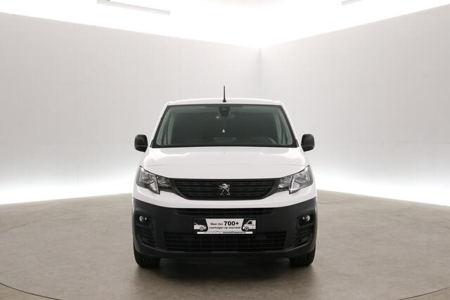 Peugeot PARTNER e-Partner 50 kWh L2 | Snelladen | SOH 98% | Airco | Cruise | Carplay | Navi | Trekhaak | Parkeersens.