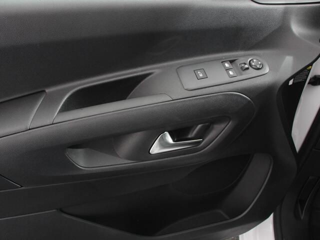 Peugeot PARTNER 1.5 BlueHDi 130PK L2 Automaat Navigatie Apple Carplay trekhaak Cruise Control Airco