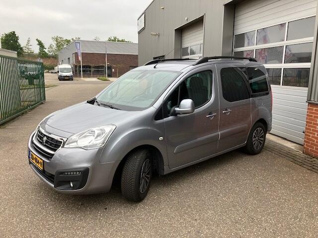 Peugeot PARTNER TEPEE 1.2 PureTech Active
