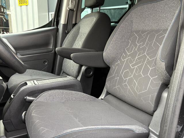 Peugeot PARTNER TEPEE 1.2 PureTech Style | Navi | Carplay | PDC | Airco | All Season | Interesse? Bel of App naar: 06 30 51 05 90