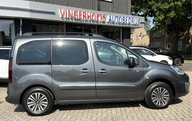 Peugeot PARTNER TEPEE 110 Pk Benzine Style uitvoering * Airco * Trekhaak * Cruise Control * 5-Persoons * Parkeersensoren * Vingerhoets; Vierde Generatie Eersteklas Service. Al meer dan 100 jaar een begrip in de Brabantse Kempen