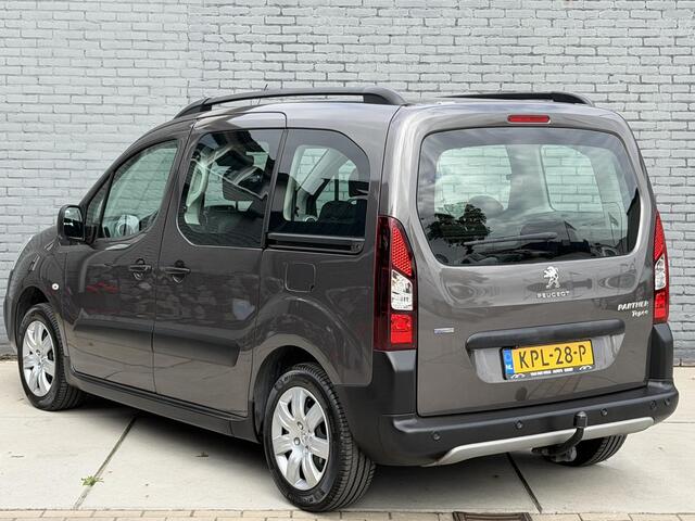 Peugeot PARTNER TEPEE 1.2 ALLURE | NAVI | CLIMA | PDC+CAM | TREKHAAK | BOVAG!
