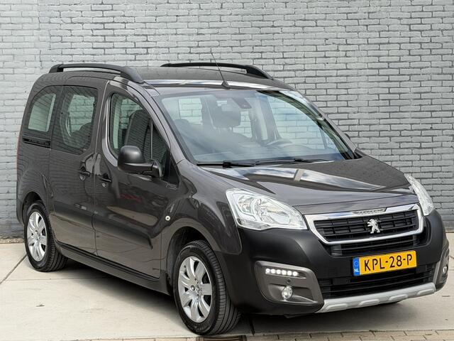 Peugeot PARTNER TEPEE 1.2 ALLURE | NAVI | CLIMA | PDC+CAM | TREKHAAK | BOVAG!