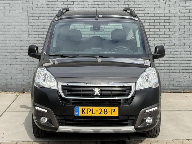 Peugeot PARTNER TEPEE 1.2 ALLURE | NAVI | CLIMA | PDC+CAM | TREKHAAK | BOVAG!