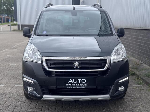 Peugeot PARTNER TEPEE 1.2 PureTech Allure Apple CarPlay
