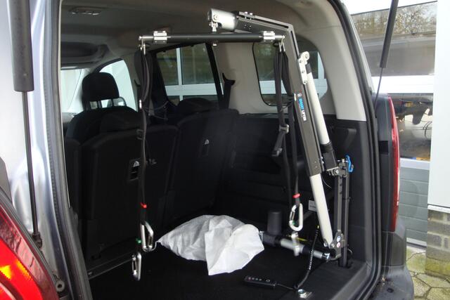 Peugeot Rifter 1.2 Puretech GT-Line / Met ROLSTOEL LIFT /UNIEKE KM STAND