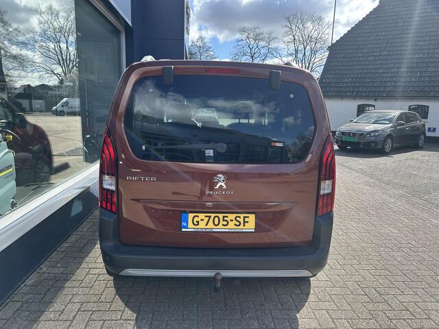 Peugeot Rifter 1.2 Turbo 110PK Allure | Zeer ruime en complete auto | Navigatie | Trekhaak 1150KG | All Season banden | 2x Zijschuifdeur | Airconditioning | Cruise Control | LED Dagrijverlichting | Parkeersensoren | Lichtmetalen velgen | Hoge Zitpositie | DAB+ Radio |