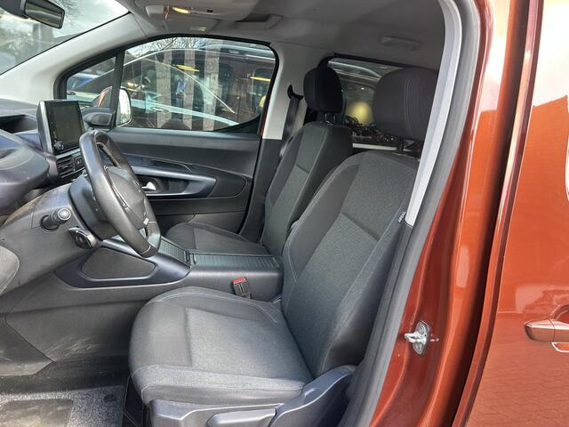 Peugeot Rifter 1.2 Turbo 110PK Allure | Zeer ruime en complete auto | Navigatie | Trekhaak 1150KG | All Season banden | 2x Zijschuifdeur | Airconditioning | Cruise Control | LED Dagrijverlichting | Parkeersensoren | Lichtmetalen velgen | Hoge Zitpositie | DAB+ Radio |