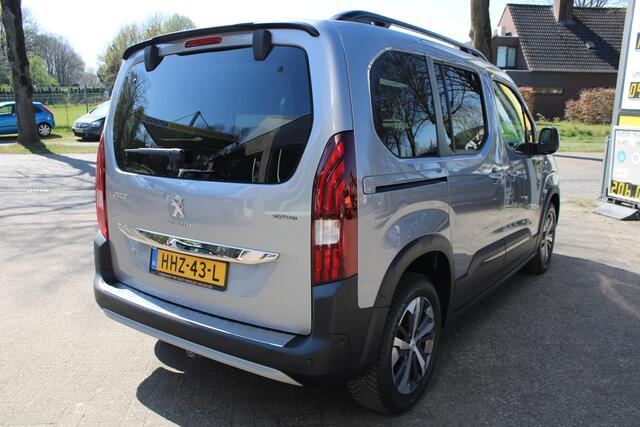Peugeot Rifter 1.2 GT-Line Navi, Achteruitrijcamera, Parkeerassistent, Climate control, Apple/Android carplay, CC, Trekhaak, Parksens. V en A, Keyless, 17" LMV