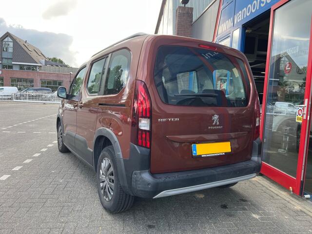 Peugeot Rifter 1.2 110pk Panodak Camera Navi Carplay Led Airco