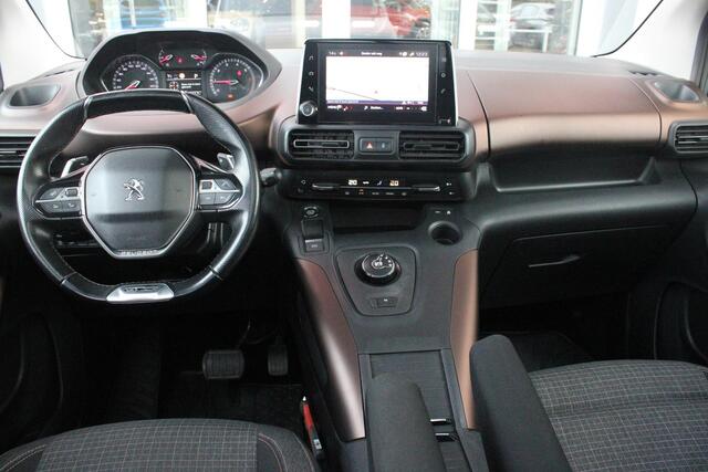 Peugeot Rifter 1.2 130PK AUTOMAAT GT-LINE | PANORAMA DAK INCL. BAGAGE DEK | TREKHAAK | NAVIGATIE | APPLE CARPLAY/ANDROID AUTO | PARKEERSENSOREN ACHTER | LICHTMETALEN VELGEN | CLIMATE CONTROL | CRUISE CONTROL | DAB+ RADIO |