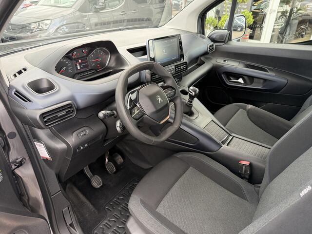 Peugeot Rifter 1.2 Puretech Active Peugeot Rifter 1.2 PureTech Active | Ruime gezinsauto | Trekhaak | CarPlay | Cruise | PDC