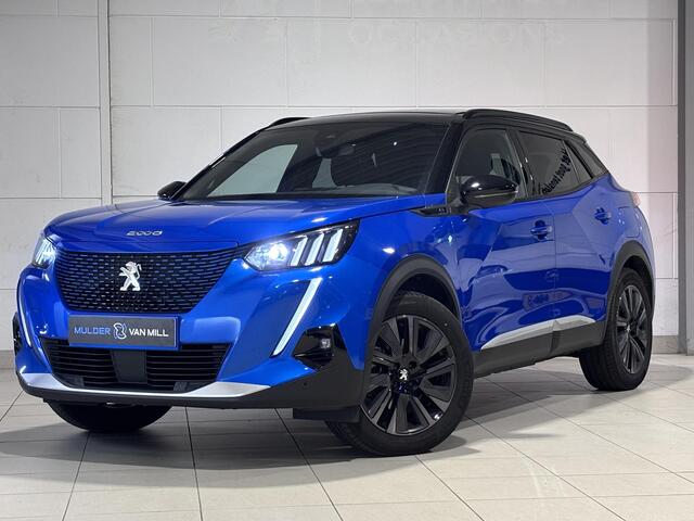 Peugeot e-2008 SUV GT Pack EV 3-FASEN 50kWh 136pk AUTOMAAT SCHUIF/KANTELDAK | ALCANTARA/LEDER | ADAPTIVE CRUISE | SMART KEYLESS ENTRY | STOELVERW. | 18" LM-VELGEN 'EVISSA' | NAVI | CAMERA