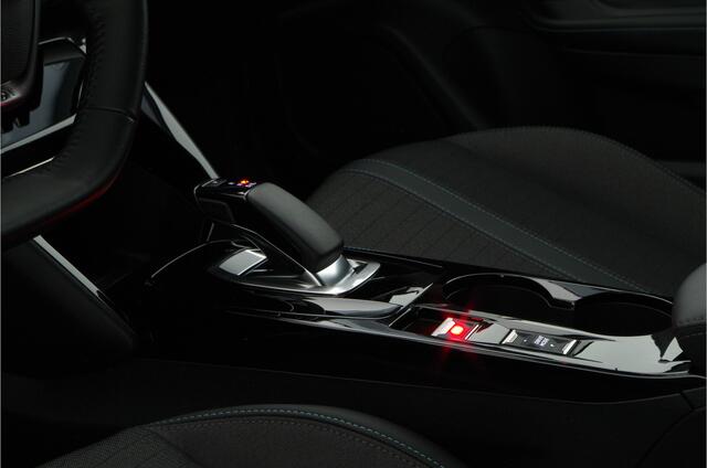 Peugeot e-2008 EV Allure Pack 50 kWh > 3D cockpit/Keyless entry/camera/17inch/dakrails