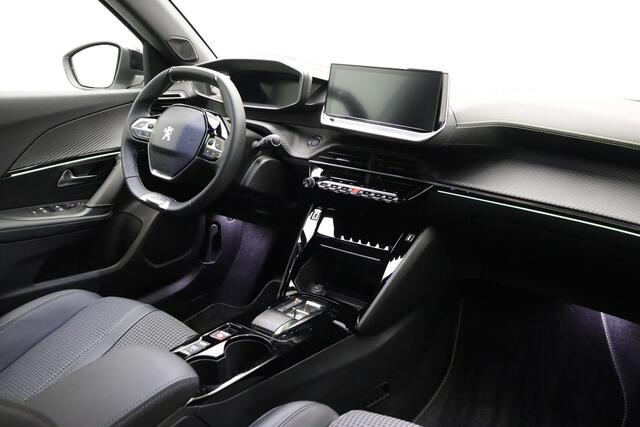 Peugeot e-2008 EV GT 50 kWh 100% Elektrisch | | Cruise control | Climate control | Navigatie | Parkeersensoren | Achteruitrijcamera |