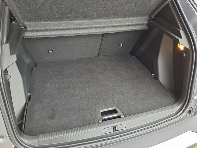 Peugeot e-2008 EV Allure 50 kWh | Parkeercamera | Stoelverwarming | Navigatie Just Lease