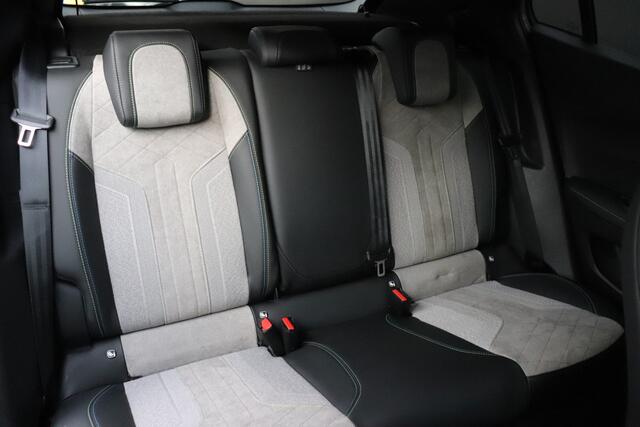Peugeot e-2008 EV GT Pack 50 kWh | STOELVERW. | 360° CAMERA | CRUISE | APPLE CARPLAY | NAVI |