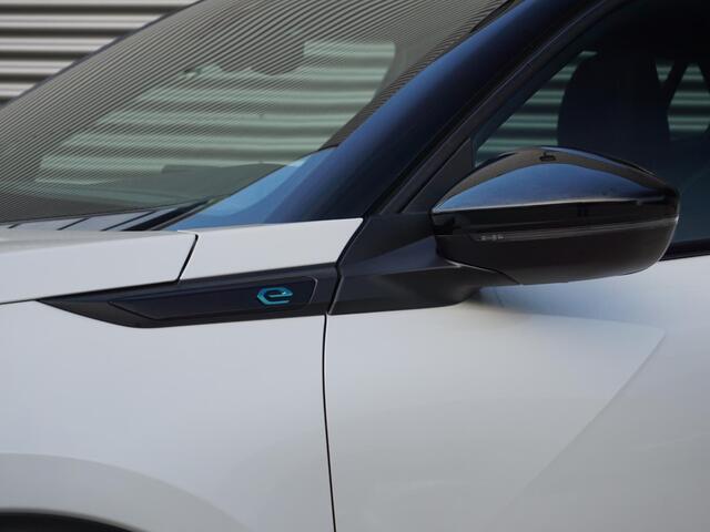 Peugeot e-2008 EV GT Pack 50 kWh Panoramadak | Alcantara Leder interieur