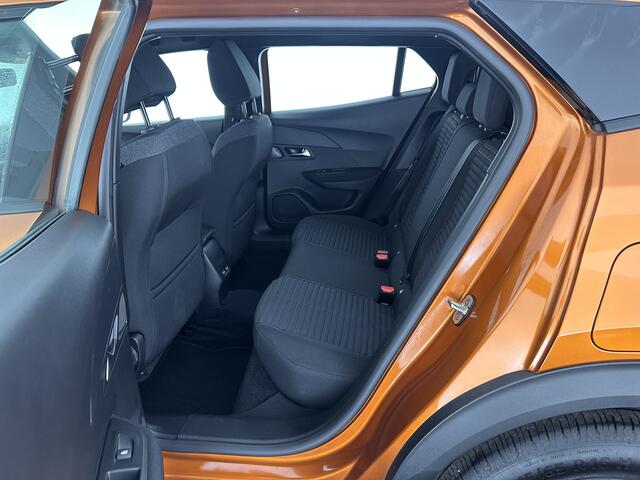 Peugeot e-2008 EV Active Pack 50 kWh [ 3-Fase ] (INCL.BTW) *FULL-LED | APPLE-CARPLAY | COMFORT-SEATS | KEYLESS | ECC | PDC | CRUISE*