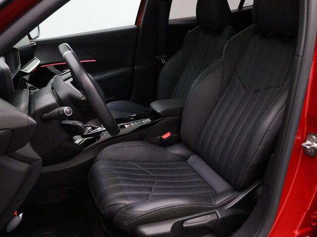 Peugeot e-2008 EV GT 50 kWh Adapt. cruise | Camera | Leder | Navi | Panoramadak