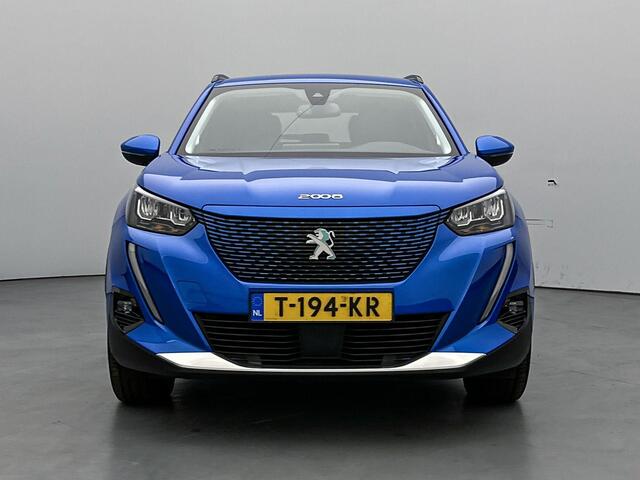 Peugeot e-2008 EV 50 kWh Allure Pack 136pk Automaat | Navigatie | Camera | 3 Fase | Voorstoelen Verwarmd | Stof/Kunstlederen Bekleding