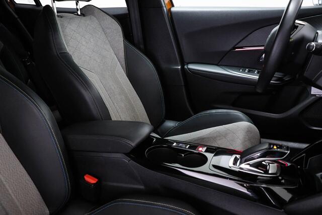 Peugeot e-2008 EV GT 50 kWh | LED | DAB | APPLE | SFEERVERLICHTING | CAMERA