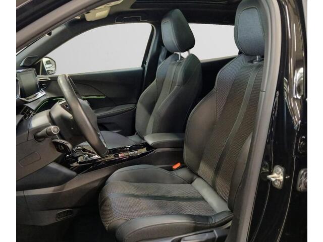 Peugeot e-2008 EV GT Pack 50 kWh Panoramadak, 3 fase