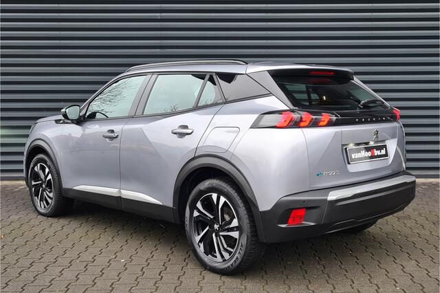 Peugeot e-2008 EV Allure 50 kWh 3D dashboard - 17 inch