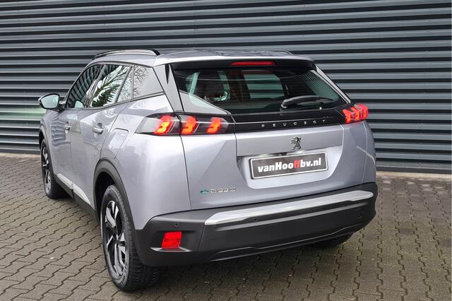 Peugeot e-2008 EV Allure 50 kWh 3D dashboard - 17 inch