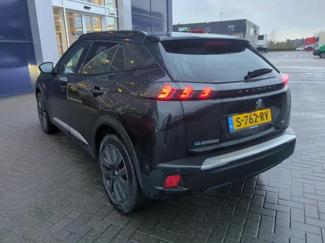 Peugeot e-2008 EV GT 50 kWh Leder Alcantara | Panoramadak