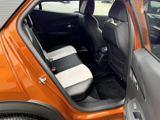 Peugeot e-2008 EV GT Pack 50 kWh 1e eigenaar, Nederlandse auto in nieuwstaat. Incl: AppleCarplay/AndroidAuto, Cruise Control, Climate Control, Navigatie, LM velgen
