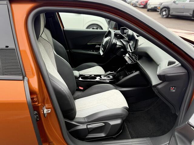 Peugeot e-2008 EV GT Pack 50 kWh 1e eigenaar, Nederlandse auto in nieuwstaat. Incl: AppleCarplay/AndroidAuto, Cruise Control, Climate Control, Navigatie, LM velgen