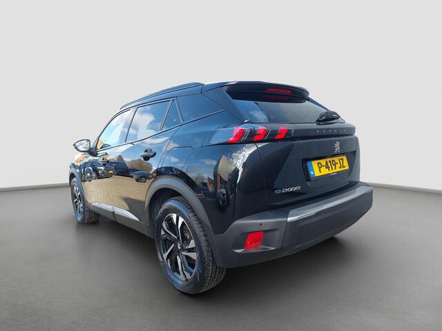 Peugeot e-2008 EV Allure Pack 50 kWh | Stoelverwarming | Clima | LED | Apple Carplay / Android Auto |