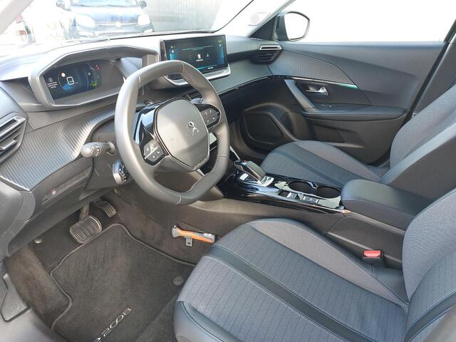 Peugeot e-2008 EV Allure Pack 50 kWh | Stoelverwarming | Clima | LED | Apple Carplay / Android Auto |