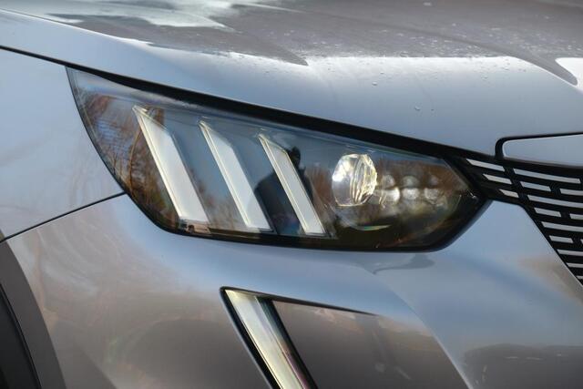 Peugeot e-2008 EV 136pk 50 kWh GT | Navi | Climate | Full LED | Camera | Adaptive Cruise | 17" velgen